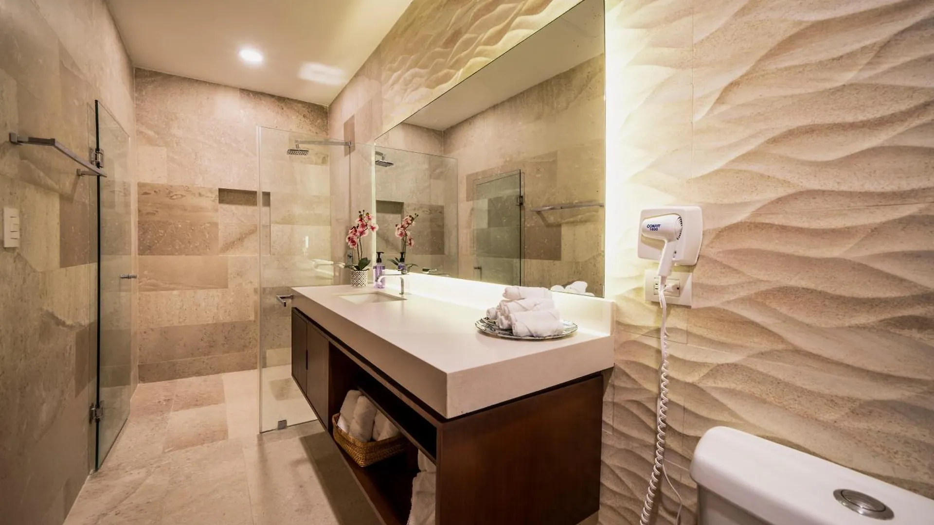 Semesterbostad Luxury 2 Bedroom Condo With Private Jacuzzi & Bbq - At Cruz Con Mar - Maricruz Playa del Carmen