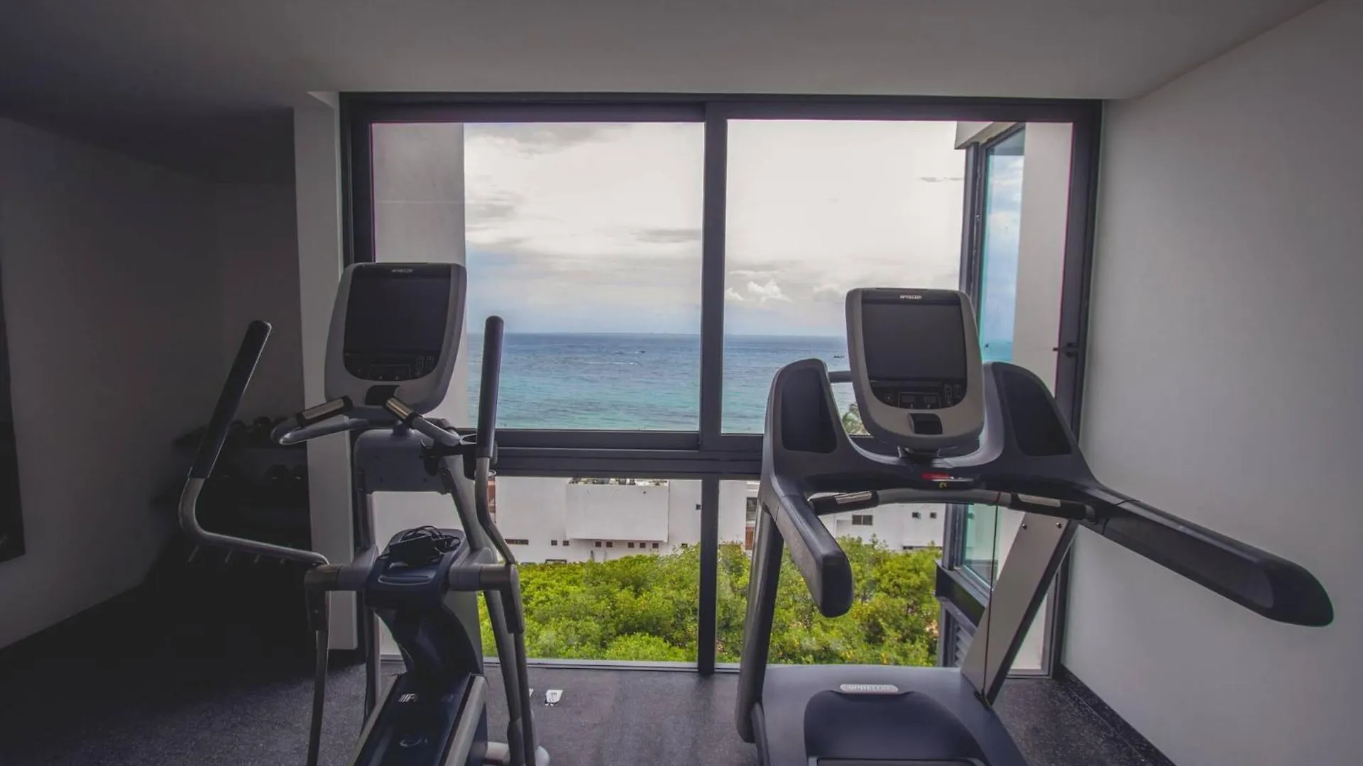 Luxury 2 Bedroom Condo With Private Jacuzzi & Bbq - At Cruz Con Mar - Maricruz Playa del Carmen 0*,  Mexiko