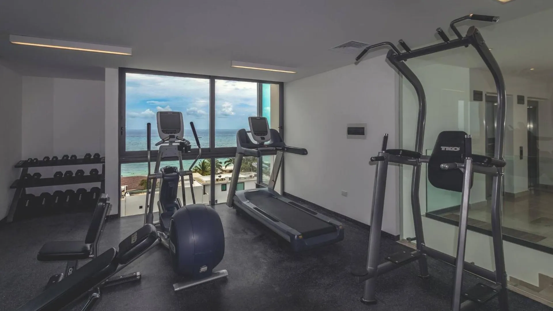 Luxury 2 Bedroom Condo With Private Jacuzzi & Bbq - At Cruz Con Mar - Maricruz Playa del Carmen Semesterbostad
