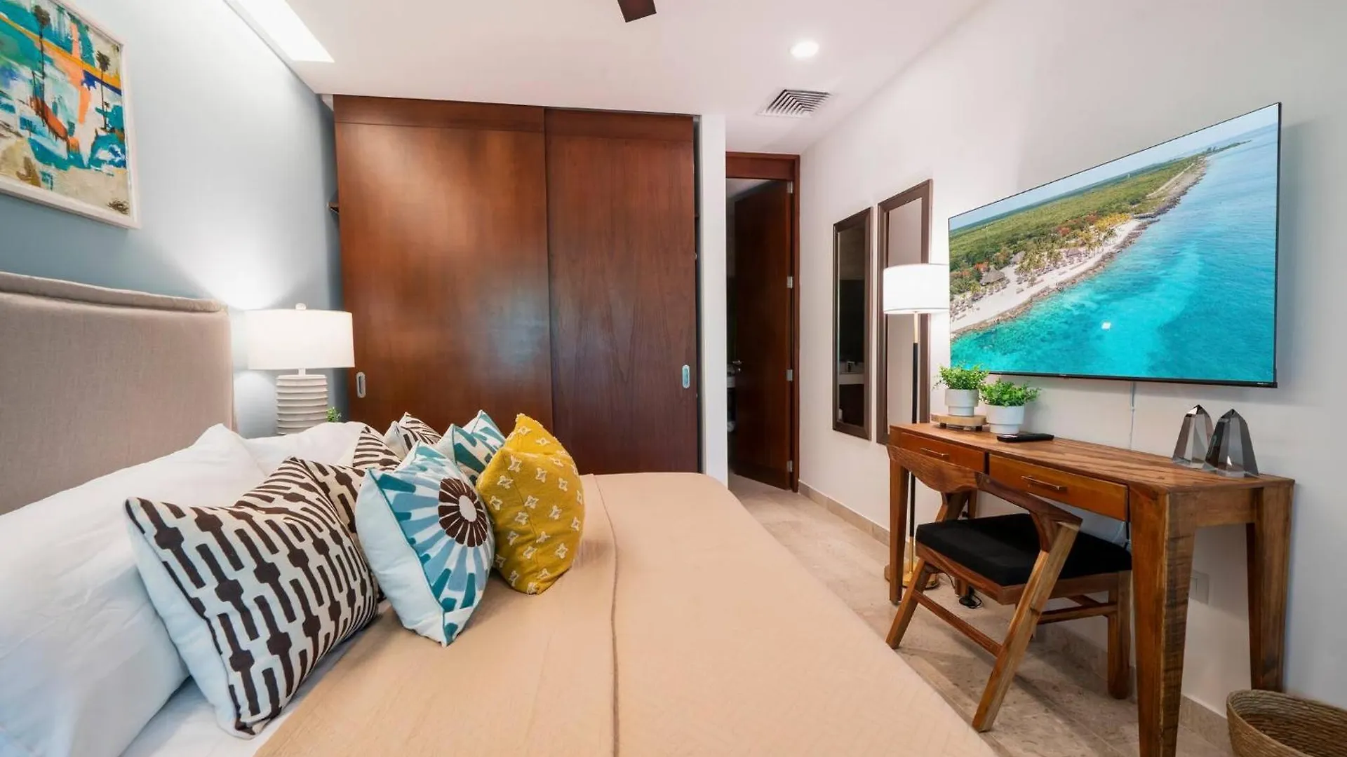Semesterbostad Luxury 2 Bedroom Condo With Private Jacuzzi & Bbq - At Cruz Con Mar - Maricruz Playa del Carmen